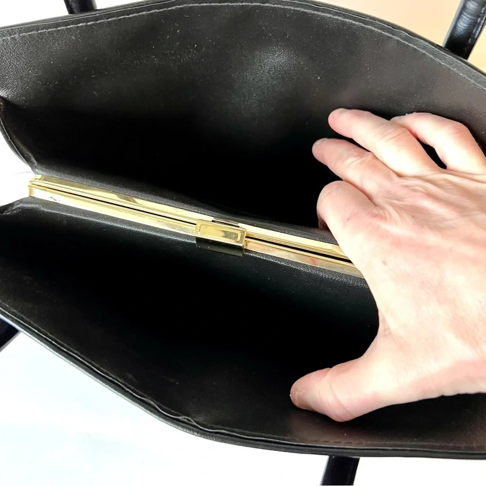 Vintage Black Clasp Closure Shoulder Bag